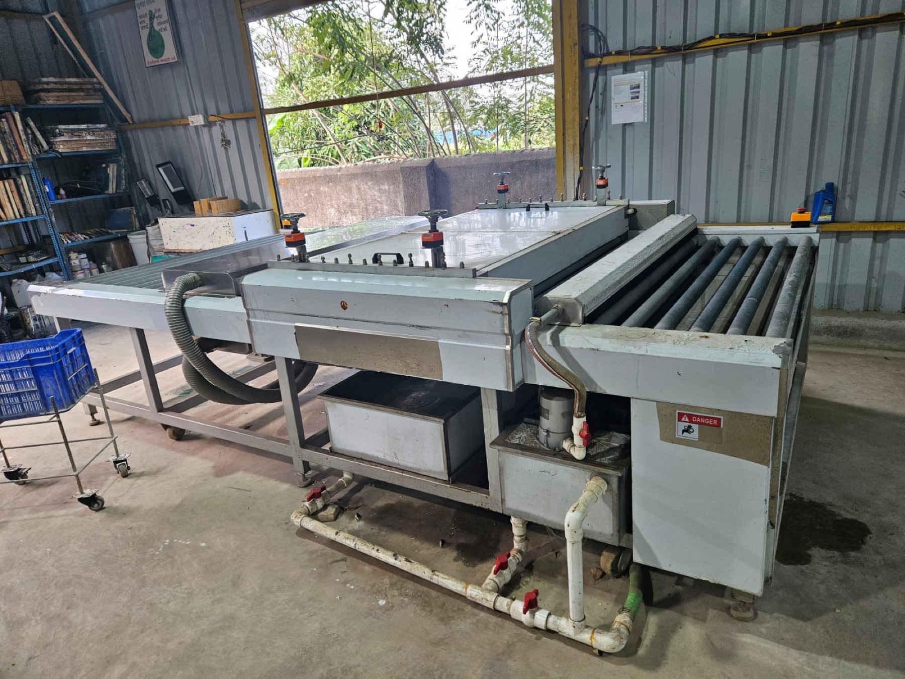 Computer edge polishing machine